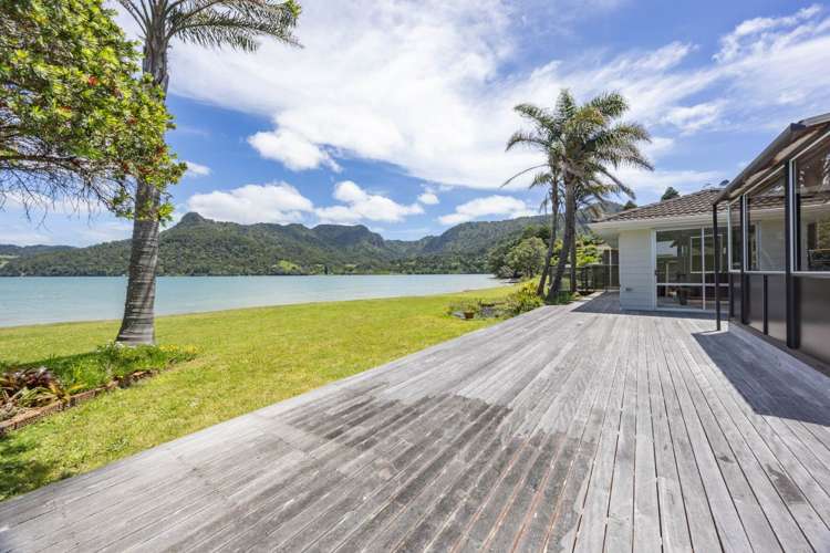 13 Foster Avenue Huia_21