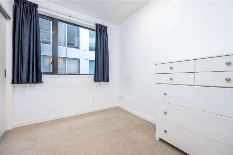 402/79 Airedale Street_5