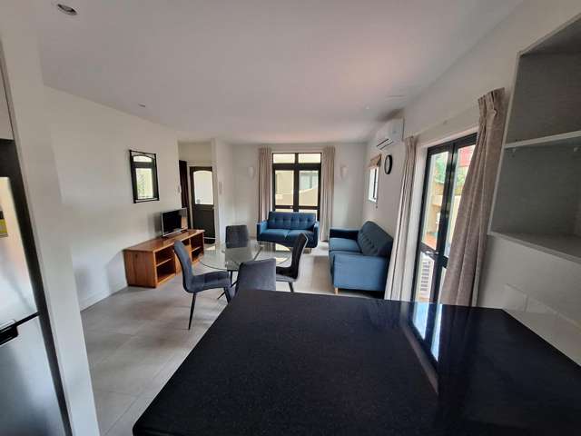 16A Eden Crescent 10015_2