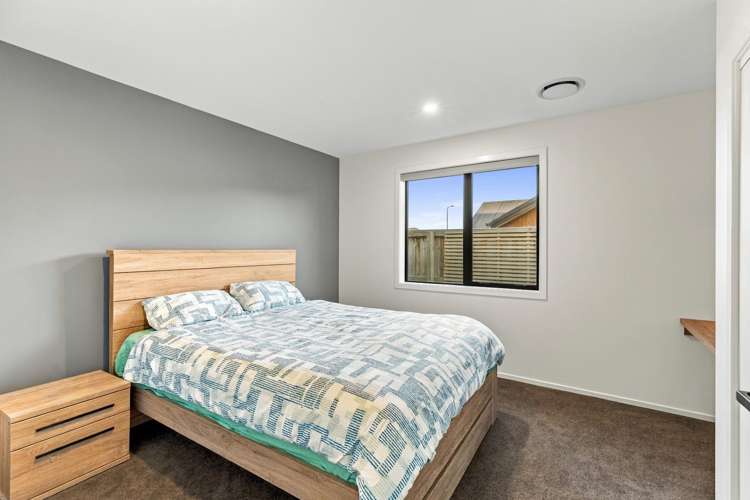 58 Carnaveron Drive Lincoln_18