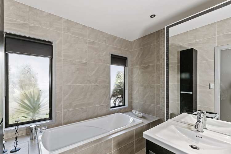 35 Holdens Road Henderson_13