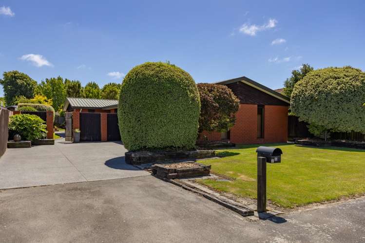 22 Regency Crescent Redwood_24