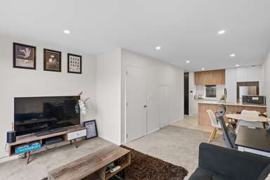 2/24 Devonport Lane_4