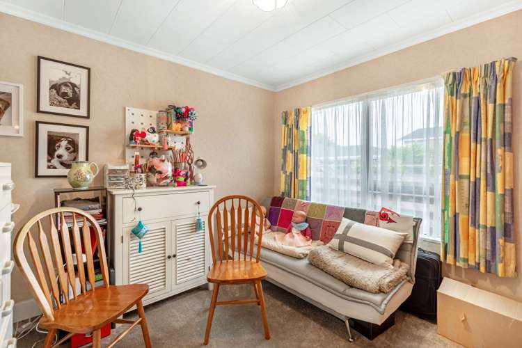 5 Chertsey Court Roslyn_12