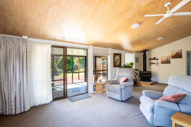 30 Takiroa Street Urenui_13