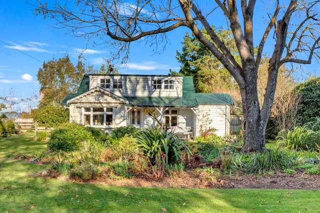 Country Charm - Modern Comfort