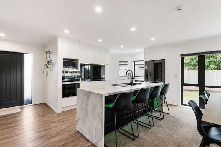 1162 East Coast Road Kaiaua_9