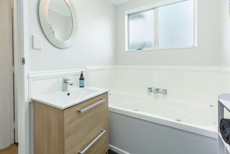 14 Harvard Grove Upper Hutt_19