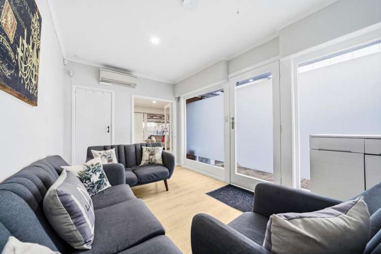 25 Great South Road Papatoetoe_15