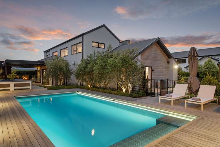 29 Carnaveron Drive Lincoln_1