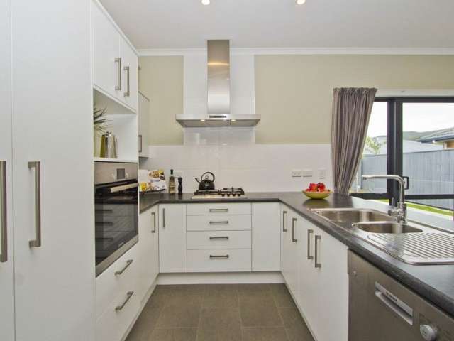 41 Fraser Colman Grove Wainuiomata_3