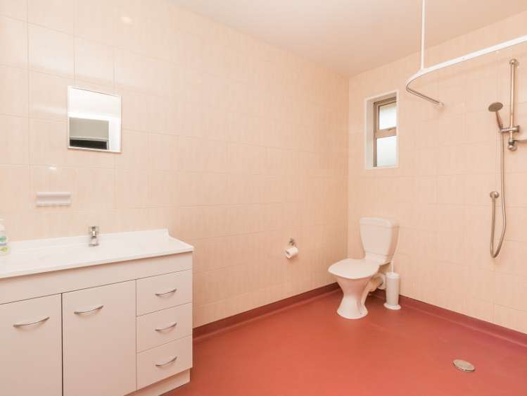 9 Woodham Courts Linwood_16