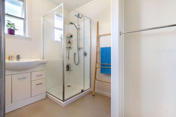 24 Alison Road Surfdale_23