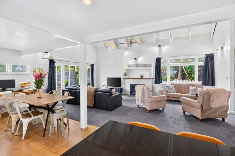 64 Larchwood Avenue_5