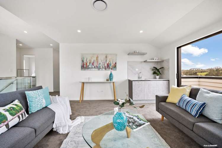 7 Crows Road Swanson_11