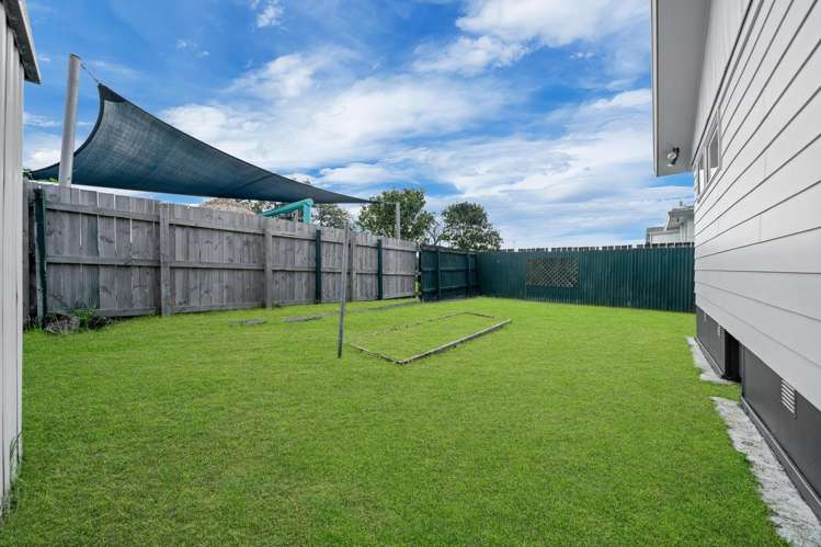 2/10 Norrie Smith Avenue Flat Bush_12