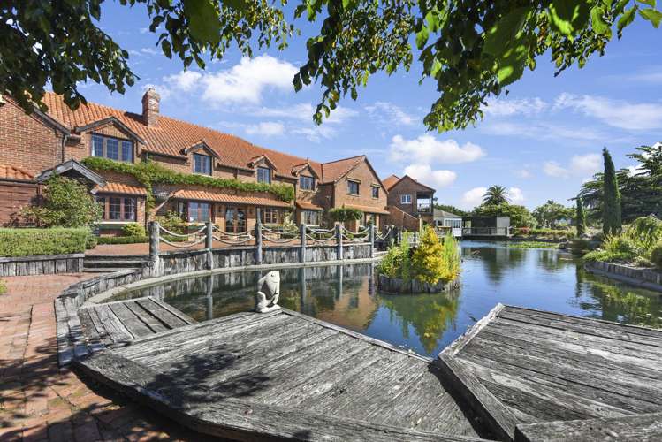 3/6 Quiet Woman Way Monaco_19