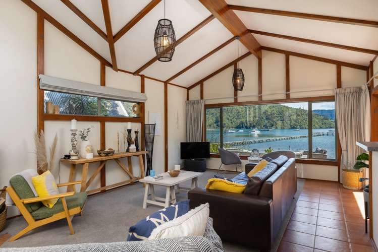 2385 Queen Charlotte Drive Anakiwa and Surrounds_12