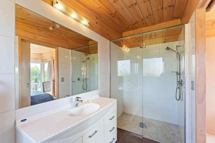 32 Reay Mackay Grove Waikawa Beach_16