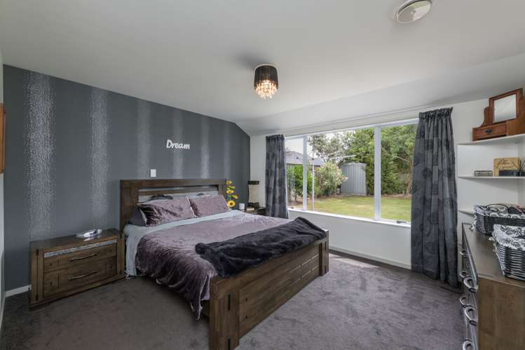 20 Bremner Crescent Stoke_13