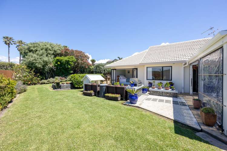 5 Alec Craig Way Gulf Harbour_25