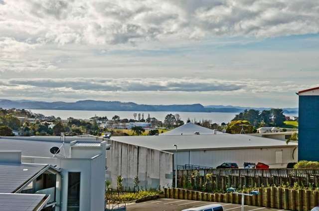 Perfect 'lock up and leave' two bedroom apartm...