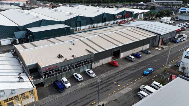 High stud warehouse - Quality showroom and offices