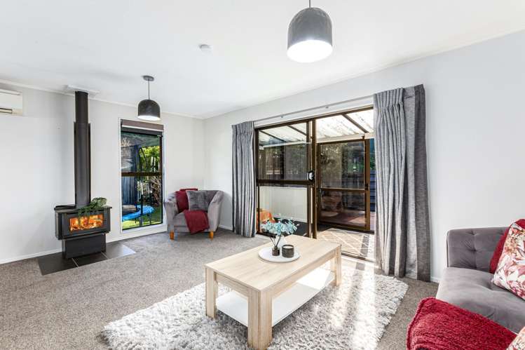 55 Larchmont Grove Totara Park_9