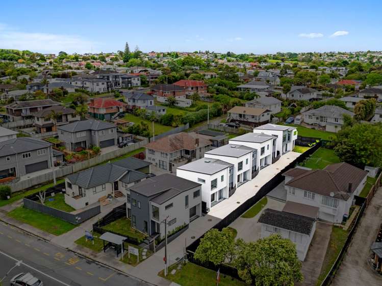 82 White Swan Road Mt Roskill Auckland City Houses for Sale One