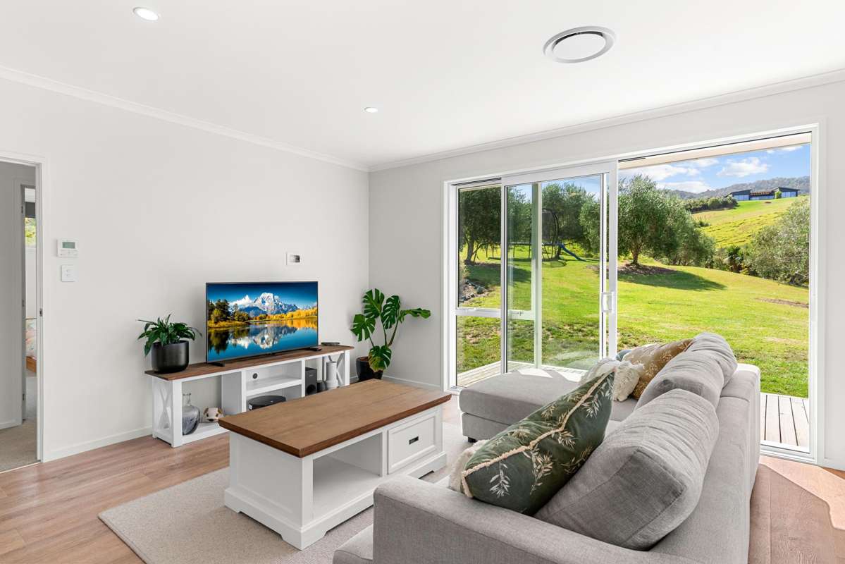 157 Robert Hastie Drive_1