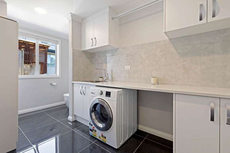 61 Bernard Magnus Lane Greenhithe_24