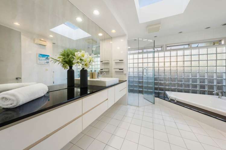 11 Puawai Place Northcote_16