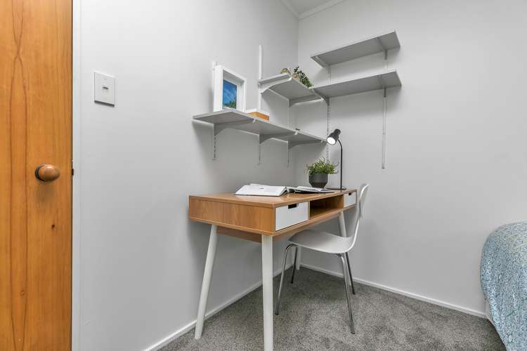 2/19 Greenvalley Rise Glenfield_16