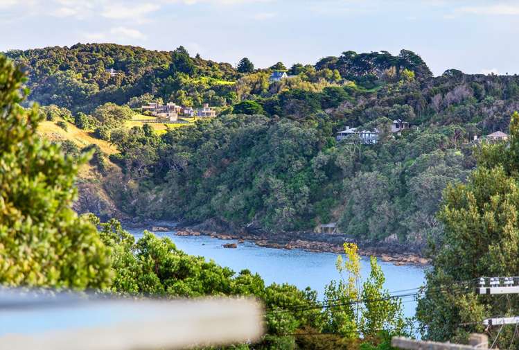 11 Hillside Crescent, Matheson Bay Leigh_1