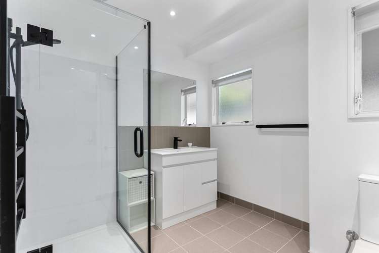 2/137a Rangatira Road Beach Haven_8