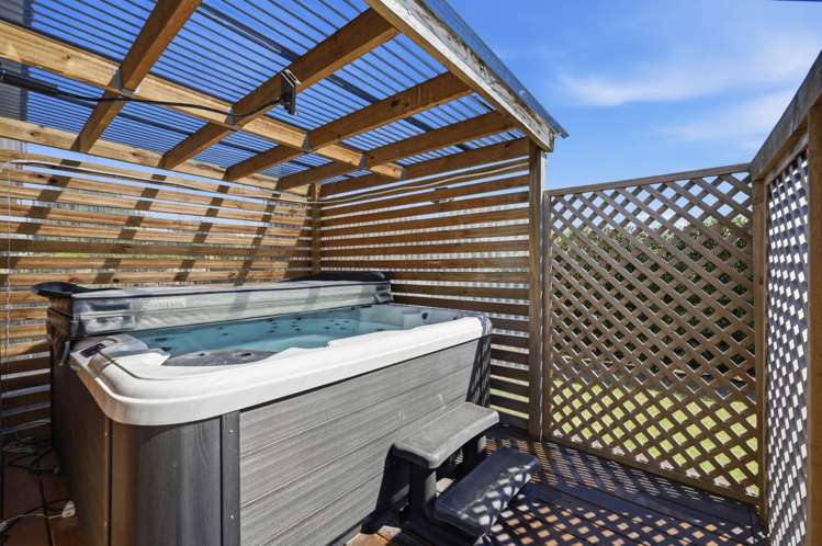 120 Hutchinsons Road Bucklands Beach_10