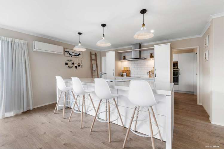 30 Defender Crescent Beachlands_3