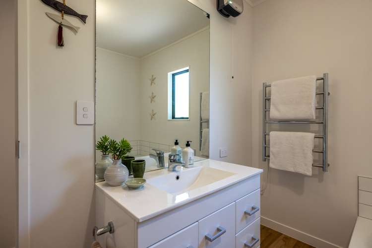 2 Hobson Terrace Onetangi_17