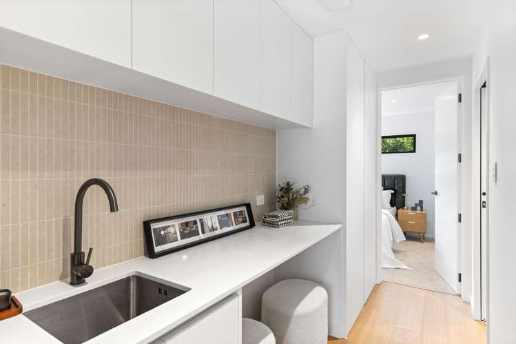 10B Joan Street Pt Chevalier_25