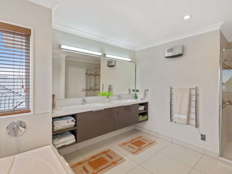 166 Halkett Road West Melton_19