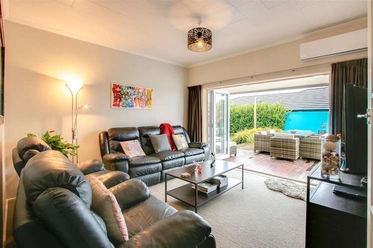 38 Arbuckle Road Frimley_15