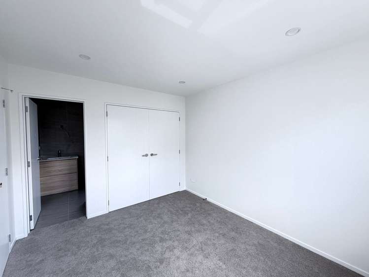 49 Centorian Drive Windsor Park_11
