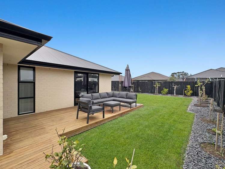 30 Minerva Cr Woodend_16