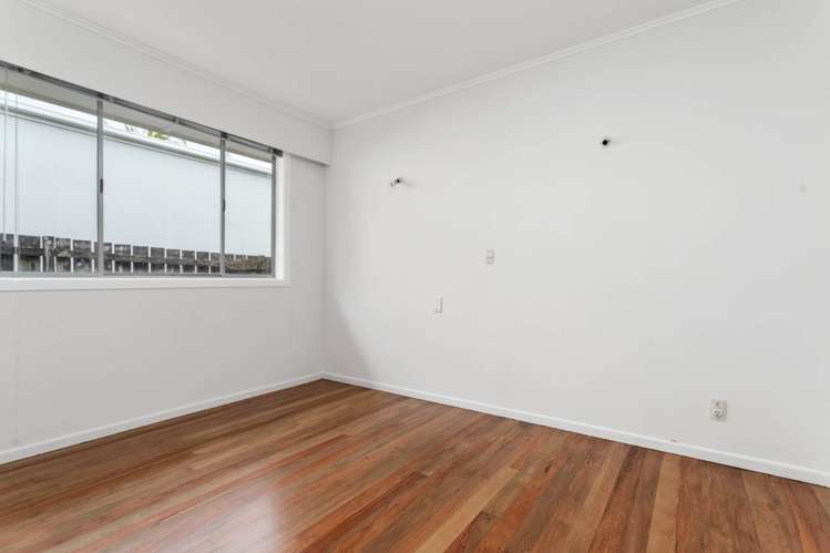 2/73 Vodanovich Road Te Atatu South_7