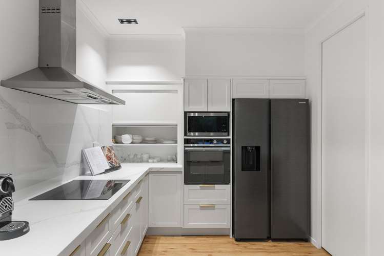 300 Glenbrook Beach Road_0
