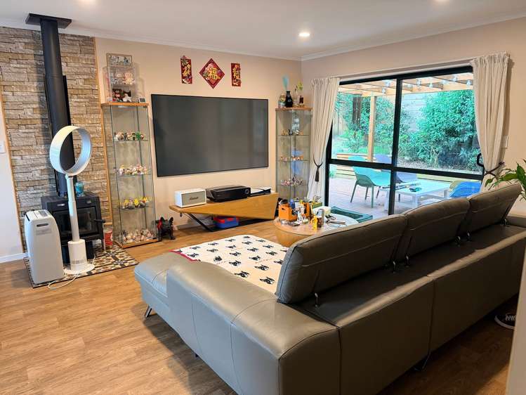 143 Brian Crescent Stanmore Bay_2