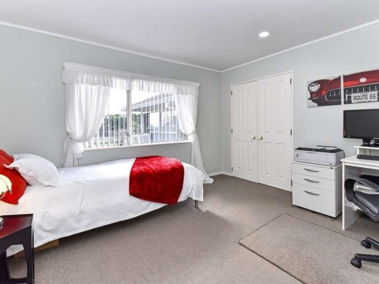 22 Silkwood Grove Totara Heights_4