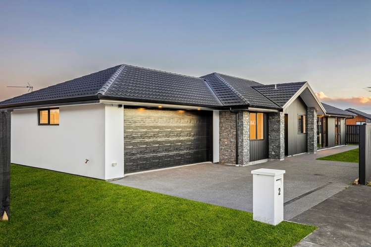 2 McCahon Lane_0