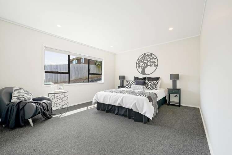 2/15 Castaing Crescent Te Atatu South_6