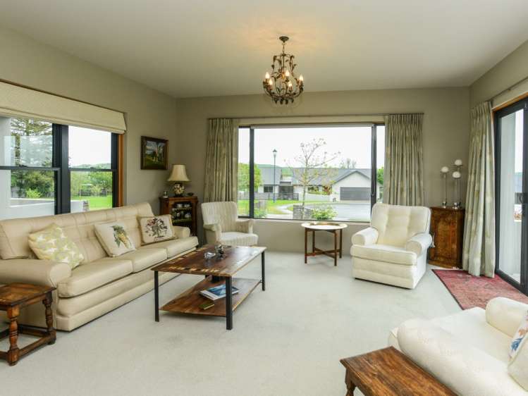 9 Brooker Place Waipukurau and Surrounds_2